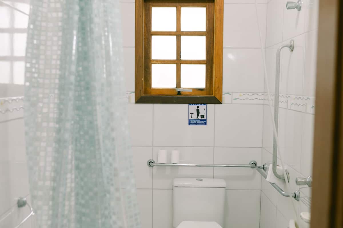 basic triple room, accessible | bathroom | shower, free toiletries, hair dryer, towels