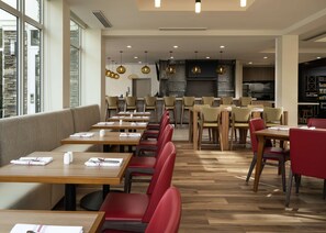 Breakfast and dinner served - Hilton Garden Inn Olive Branch, MS (Olive Branch)