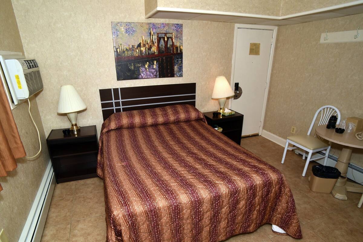 遮光窗帘、隔音、免费 WiFi、床单