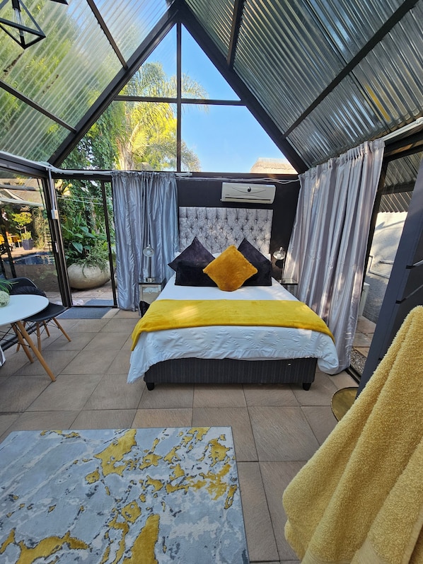 Panoramic Double Room | Egyptian cotton sheets, premium bedding, down comforters, pillowtop beds - 51 on Church Guesthouse (Matjhabeng)