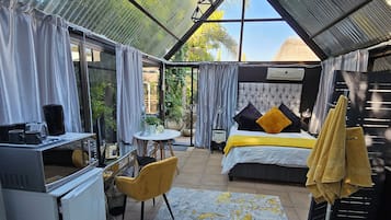Panoramic Double Room | Egyptian cotton sheets, premium bedding, down duvets, pillow-top beds