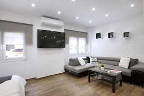 開放式客房 | 起居區 | 智慧型電視
