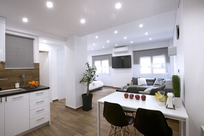 Studio | In-room dining - Α Koukaki, Modern Newly Refurbished Apartment (Athens)