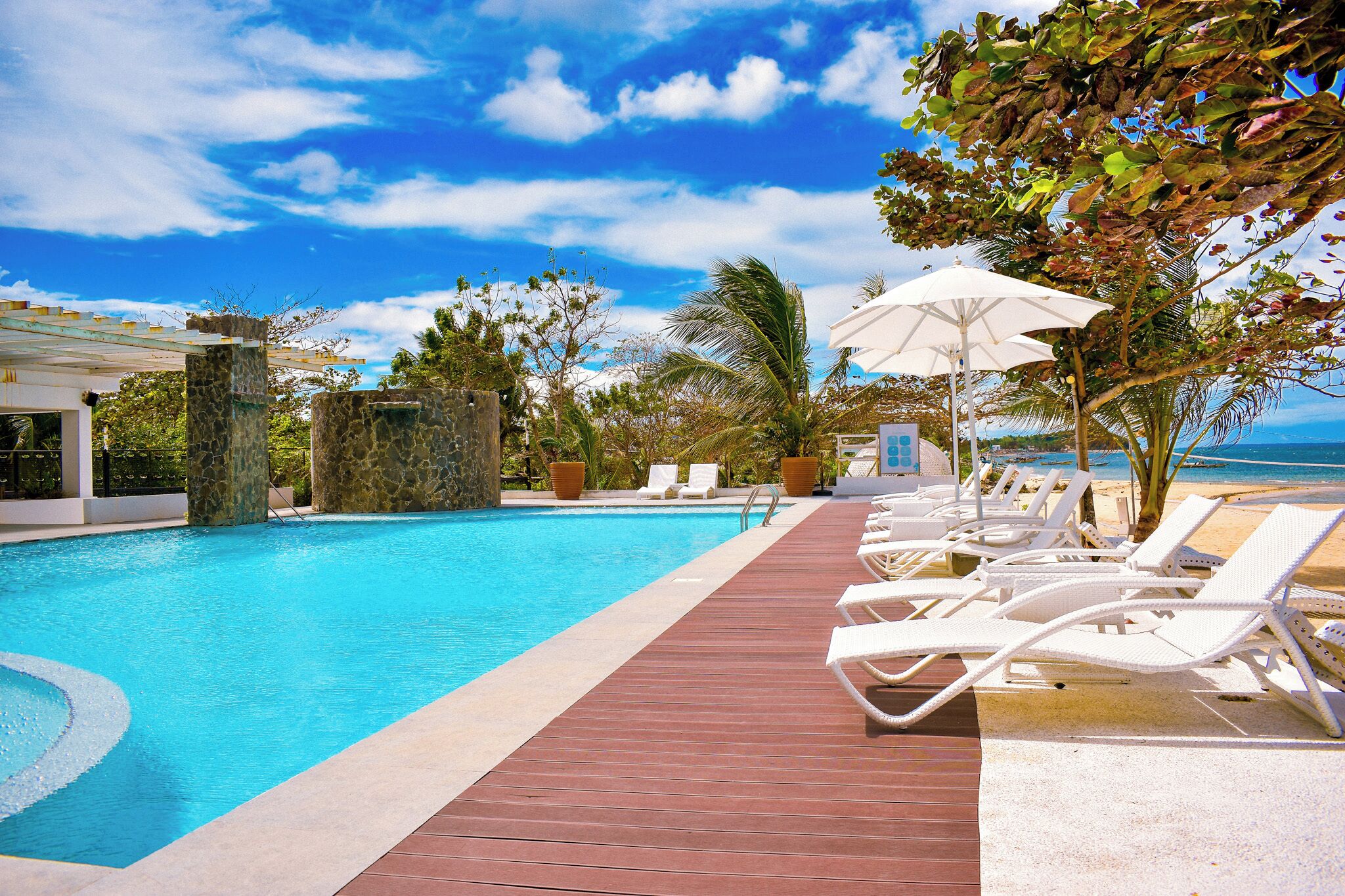 2 piscinas al aire libre