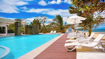 2 piscinas al aire libre