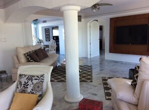 60-inch Smart TV with cable channels, TV - Caribbean Reef Villas (Puerto Morelos)