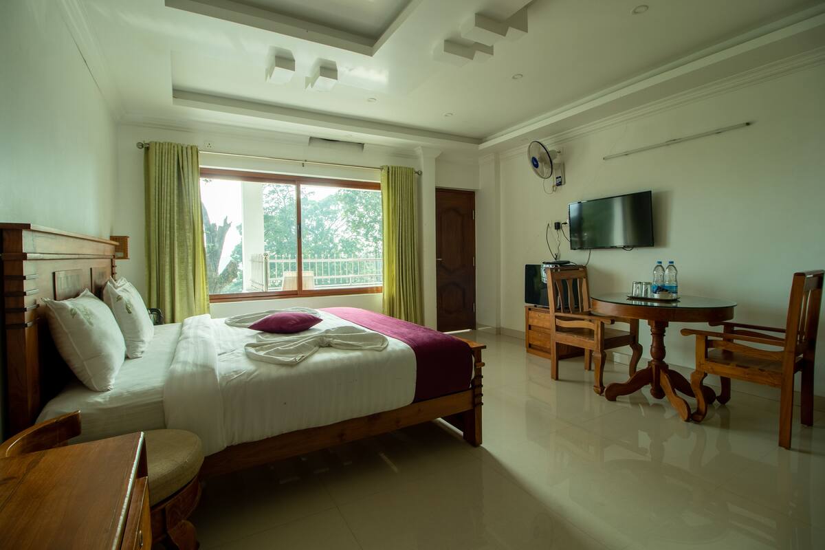 Deluxe Double Room, Garden View | Premium bedding, in-room safe, individually decorated