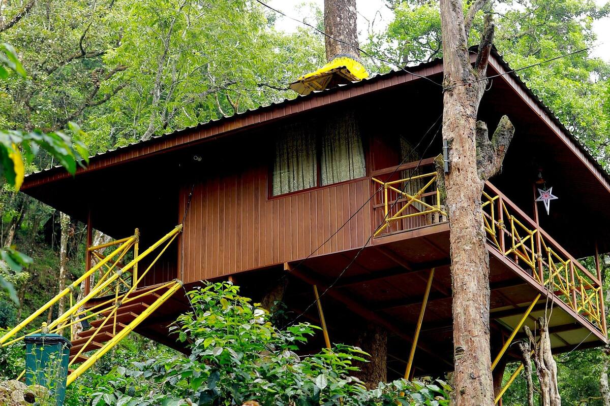 Luxury Tree House, 1 Double Bed, Private Bathroom, Mountain View | Premium bedding, in-room safe, individually decorated