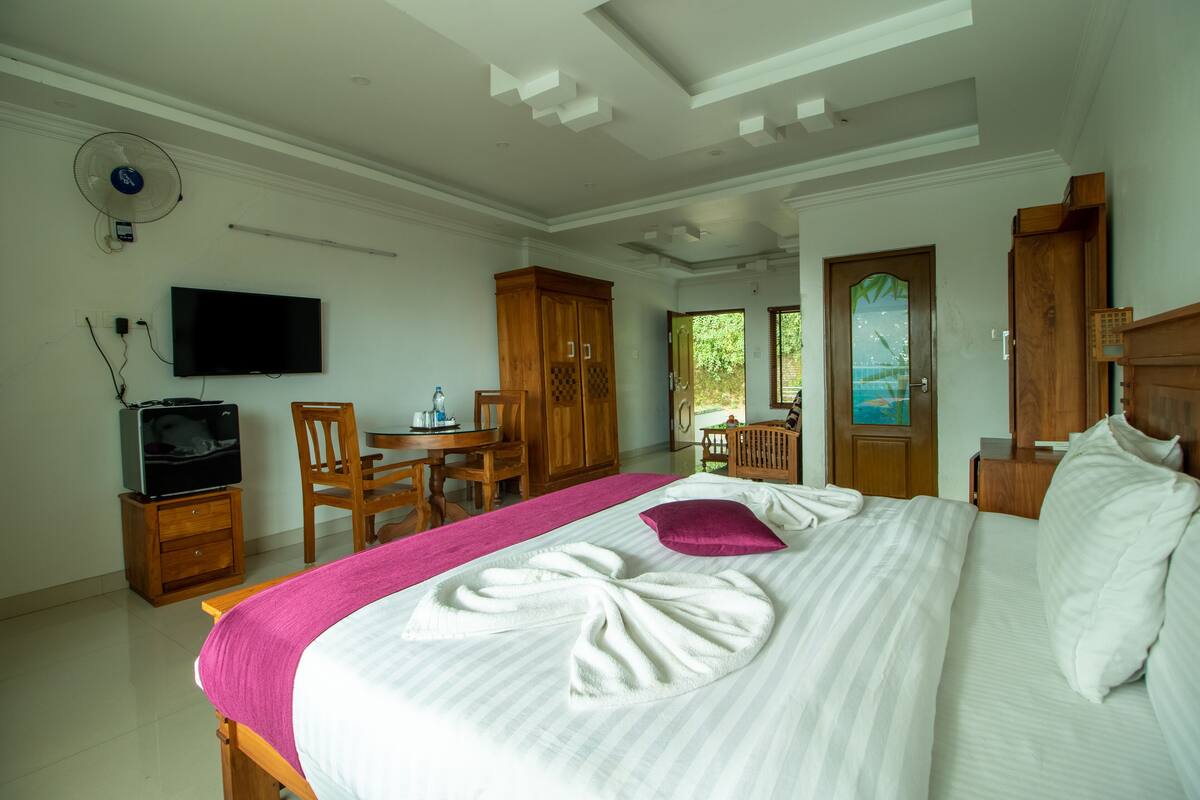 Superior Double Room, 1 King Bed, Patio, Mountain View | Premium bedding, in-room safe, individually decorated