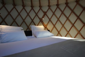 Room - Yourte Antzika (Arbonne)