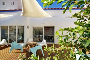Terrace/patio - Son of a Beach Hostel (Albufeira)