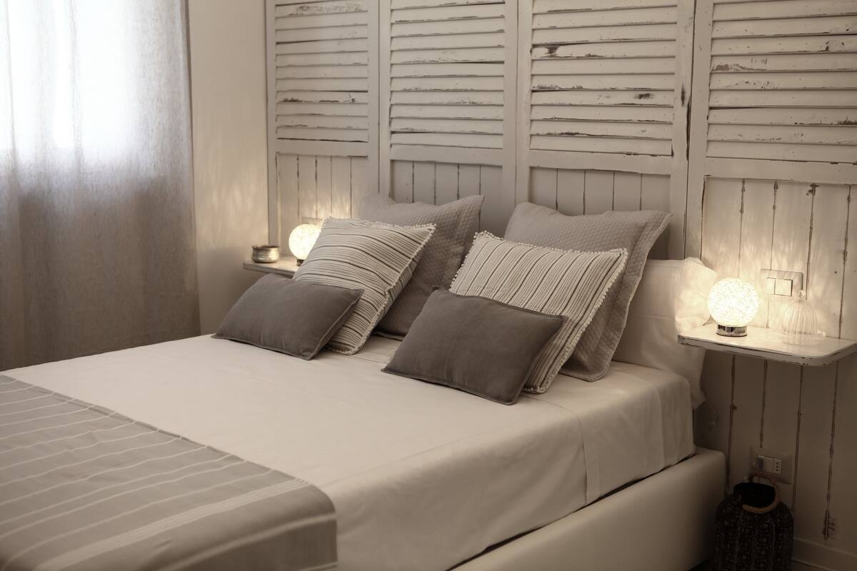 In-room safe, blackout curtains, soundproofing, free WiFi