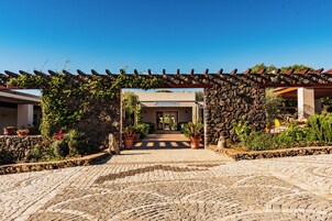 Fachada de la propiedad