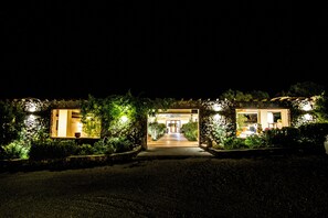 Fachada de la propiedad