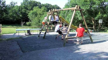 Área de juegos infantiles al aire libre