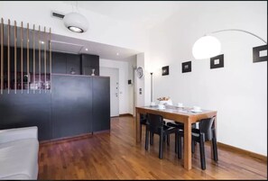 Apartment, 1 Bedroom | In-room dining