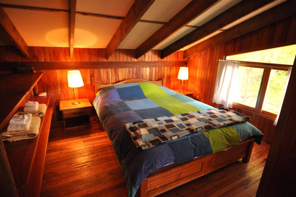 Exclusive Cottage, Multiple Beds, Mountain View | Premium bedding, blackout drapes, WiFi (free), bed sheets