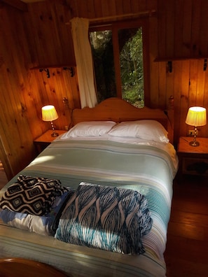 Classic Tree House, 1 Queen Bed, Mountain View | Premium bedding, blackout drapes, free WiFi, bed sheets - Mount Totumas Cloud Forest (Volcan)