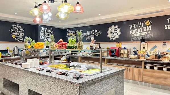 Free daily buffet breakfast