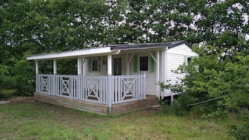 Mobile Home Confort, plusieurs lits, terrasse, vue jardin