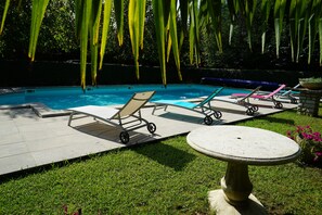 Seasonal outdoor pool - Hotel Residence Bellevue (Cambo-les-Bains)