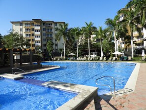 Skrivbord, arbetsyta för laptop och gratis wi-fi