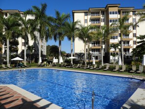 Skrivbord, arbetsyta för laptop och gratis wi-fi