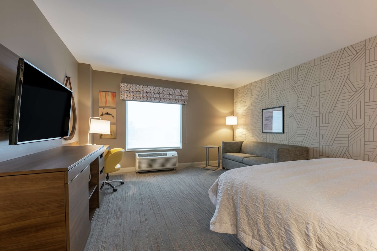 In-room safe, desk, iron/ironing board, free cribs/infant beds