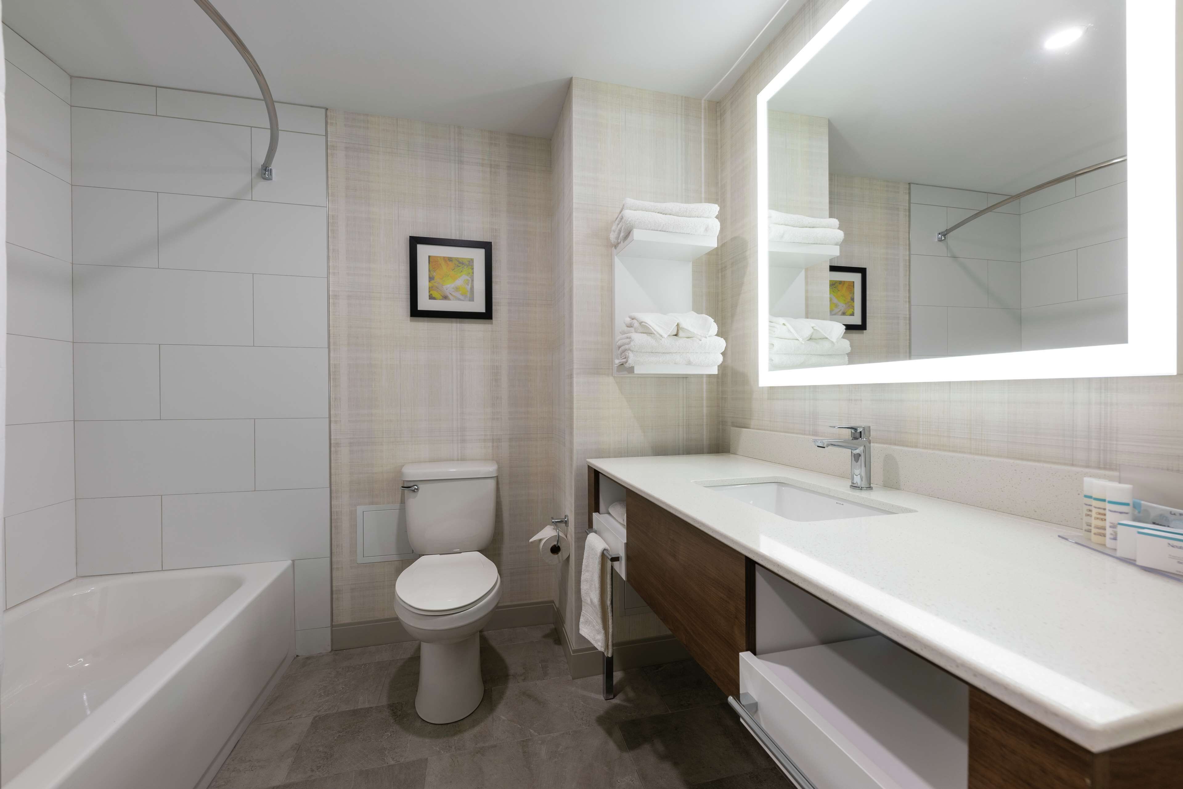 standard room, 2 queen beds | bathroom | towels