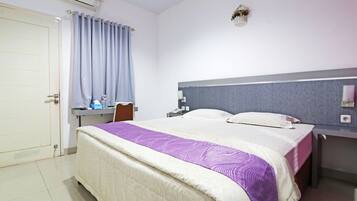 Free WiFi, bed sheets