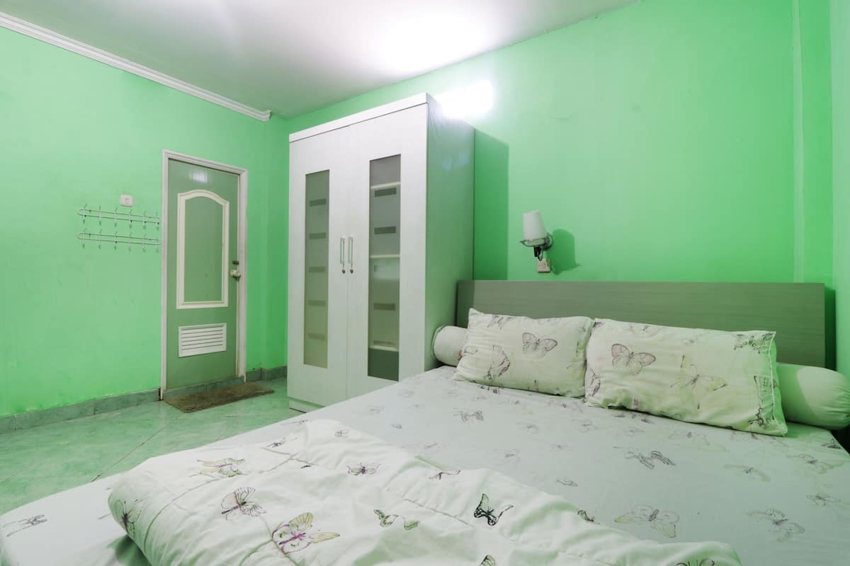 Standard Double Room | Desk, free WiFi