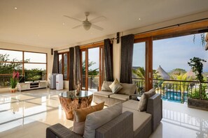 Deluxe Double Room, Balcony | Free WiFi, bed sheets