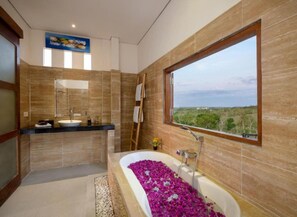 Shower, rainfall showerhead, towels - Kandahill Bali (Pecatu)