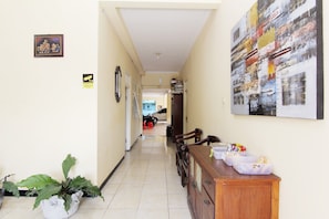 Lobby - JJ House Gejayan (Depok)