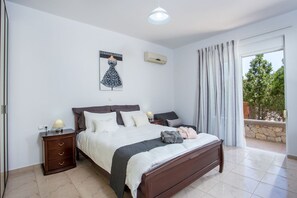 4 makuuhuonetta, tallelokero huoneessa, silitysrauta/-lauta, Wi-Fi