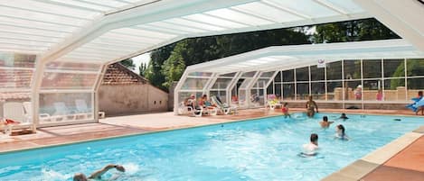 Seasonal outdoor pool, pool umbrellas, sun loungers