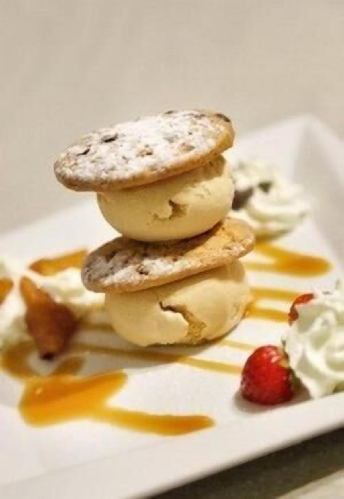 lunch and dinner served, french cuisine