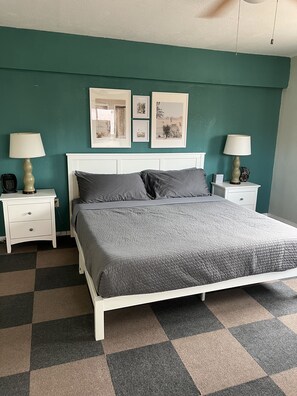 3 habitaciones, escritorio, tabla de planchar con plancha y wifi gratis 