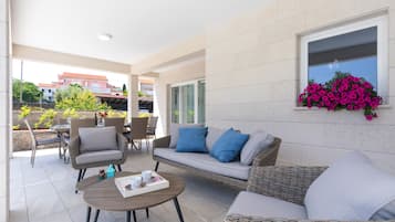 Villa Deluxe, 3 habitaciones | Terraza o patio