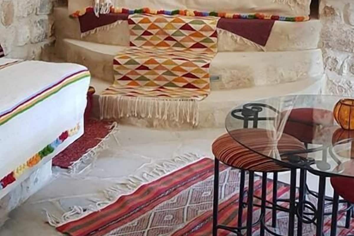 Romantic Quadruple Room | Blackout curtains, soundproofing, iron/ironing board