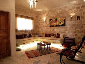 Romantic Quadruple Room | Blackout curtains, soundproofing, iron/ironing board - Dar Ayed Tamezret (Matmata)