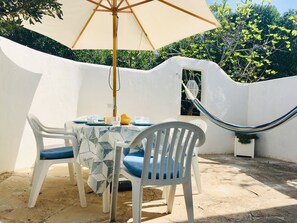 Outdoor dining - Villa ALEGRIA Beach & restaurants nearby - Garden (cala egos (santany))