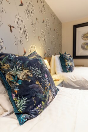 Habitación clásica con 2 camas individuales | Sábanas de algodón egipcio y ropa de cama de alta calidad 
