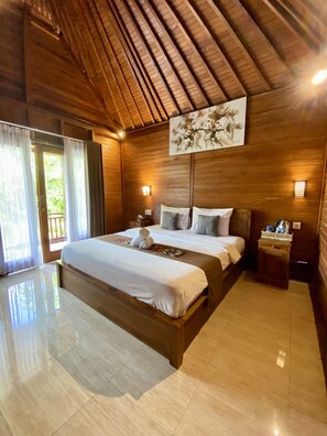 Minibar, escritorio, wifi gratis y ropa de cama 