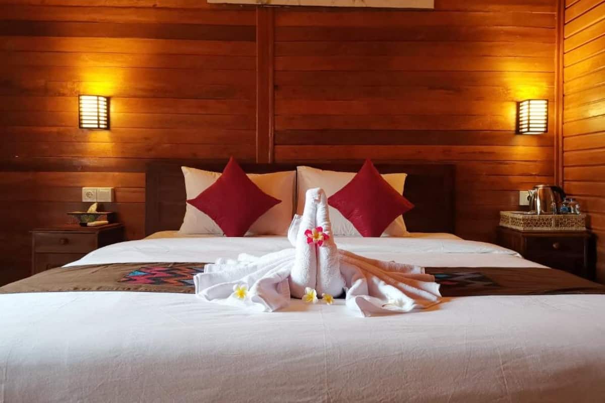 Minibar, escritorio, wifi gratis y ropa de cama