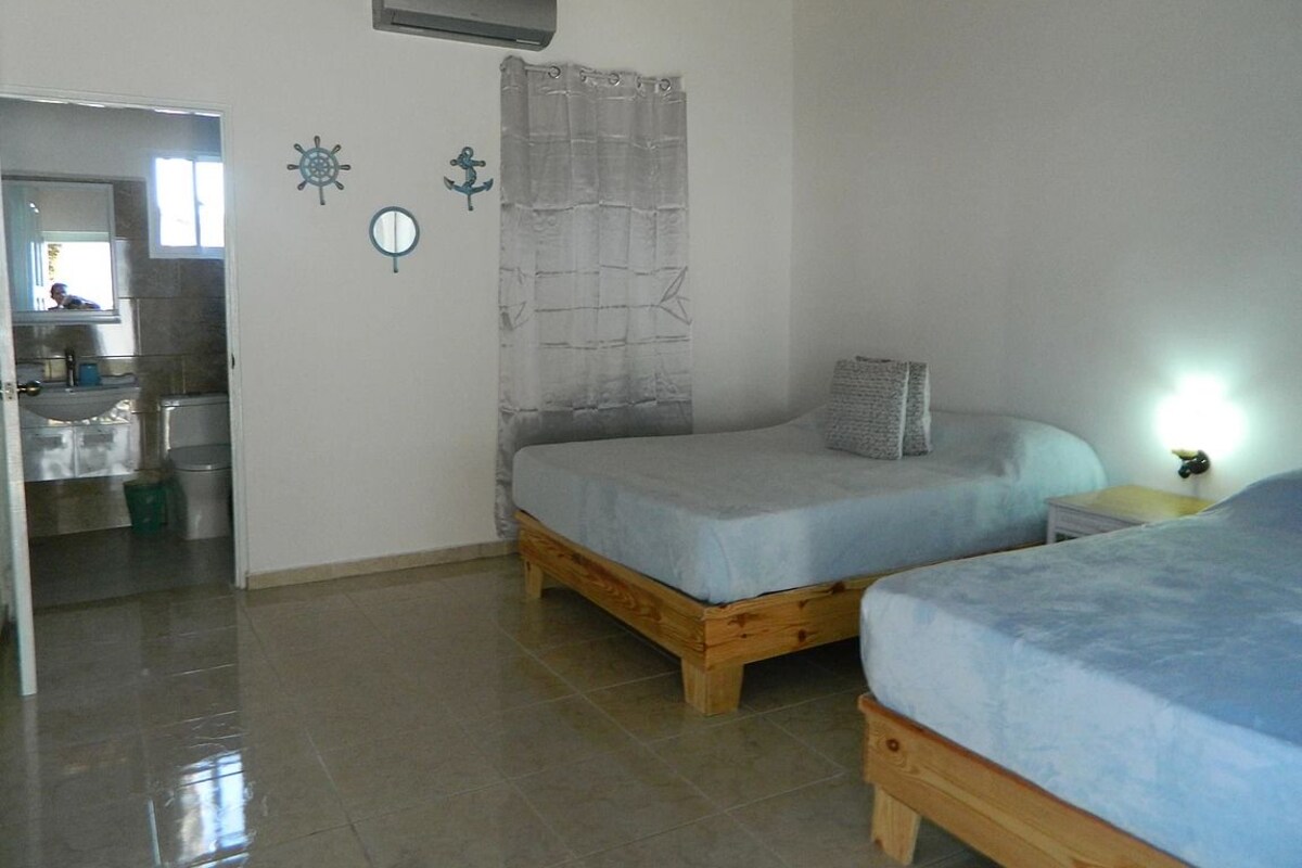 1 habitación y caja de seguridad en la habitación 