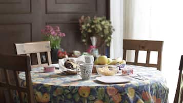Desayuno continental (con cargo)