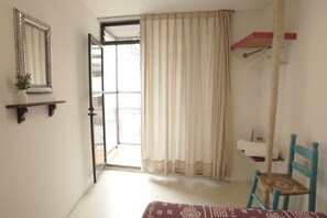 熨斗/熨衣板、免費無線上網、床單