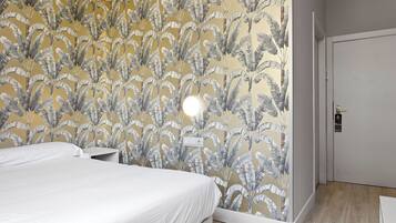 Double or Twin Room | Down duvets, in-room safe, desk, laptop workspace