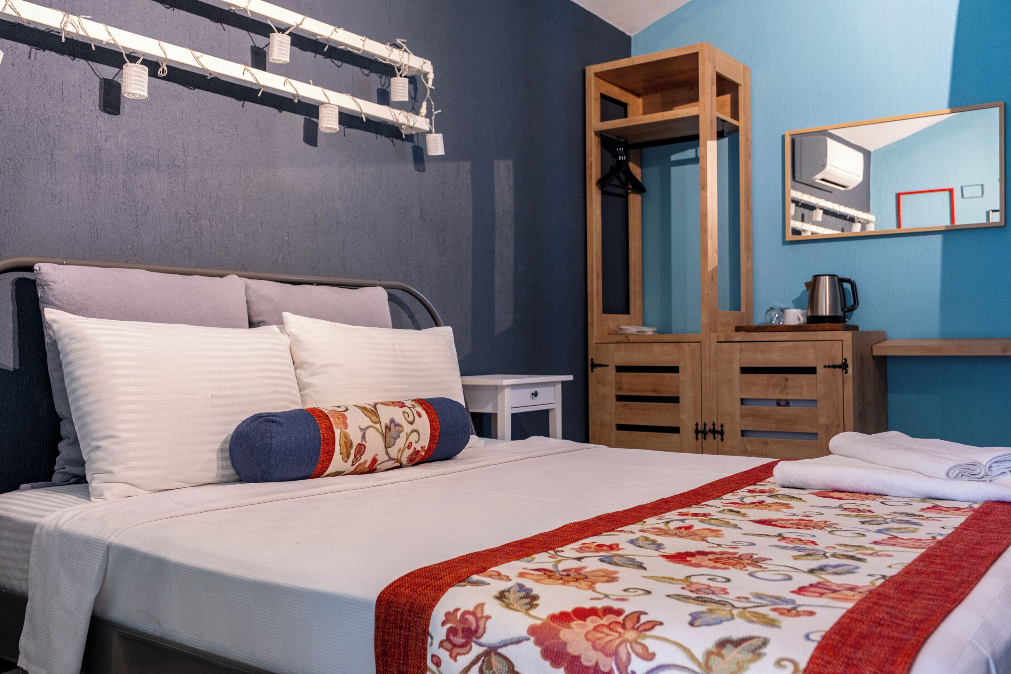 in-room safe, desk, free wifi, bed sheets